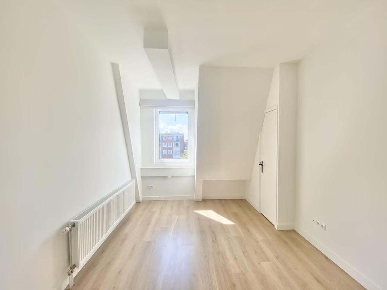 Licht 3-kamerappartement aan de Schinkelkade - Afbeelding 8