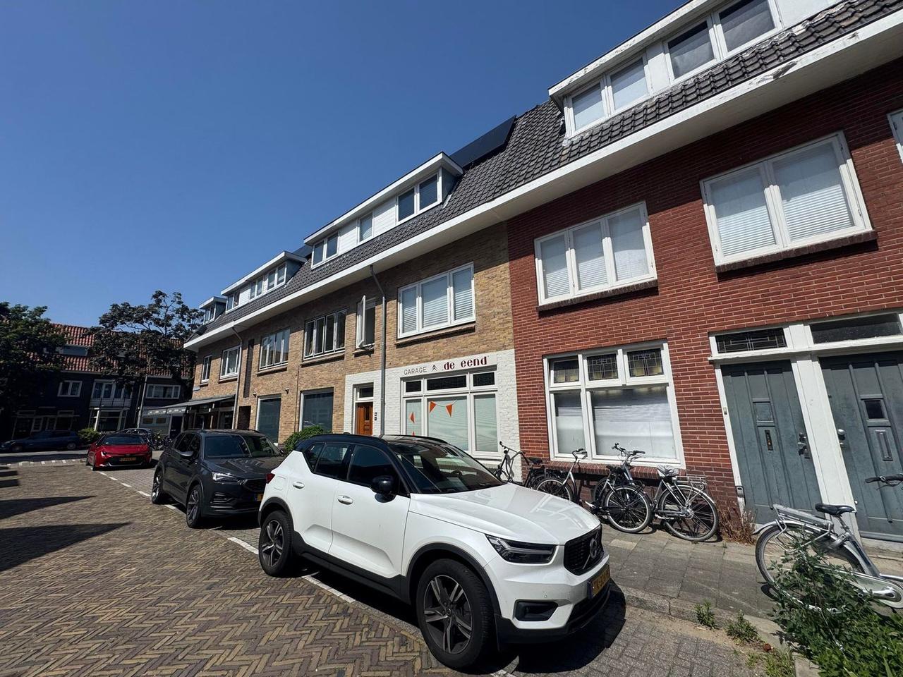 Drie slaapkamers en dakterras - Afbeelding 1