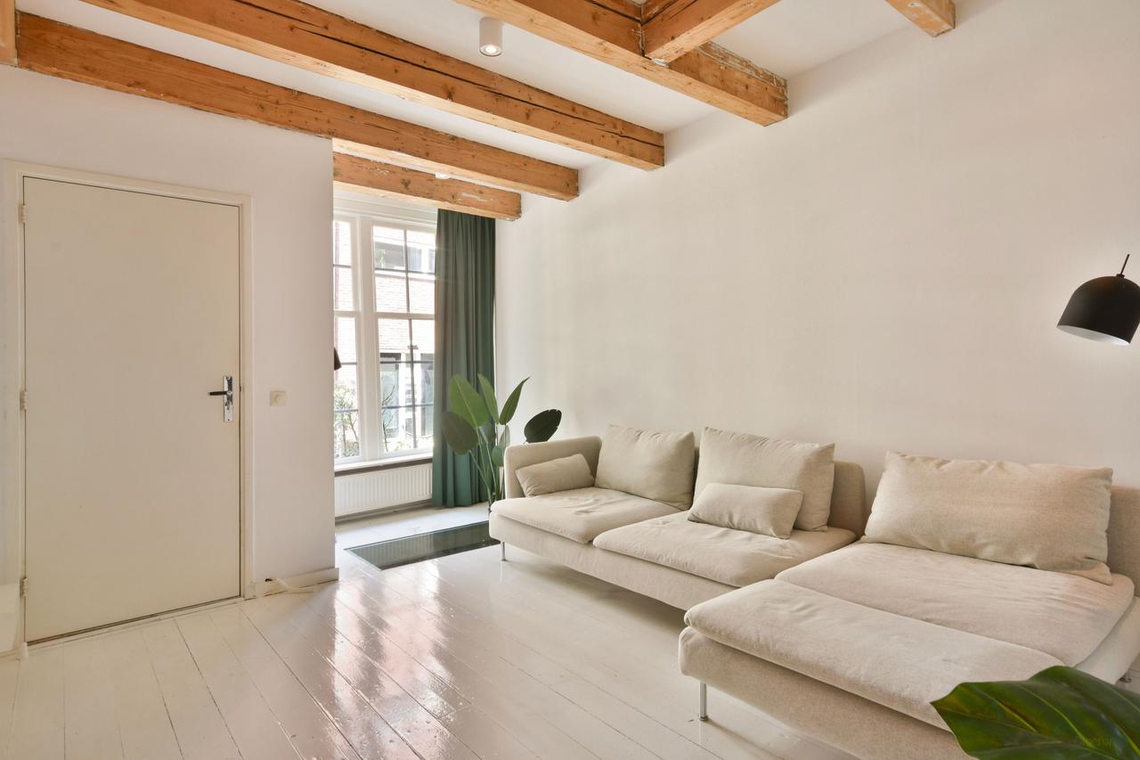 Immediately Available Apartment in Amsterdam - Image 1