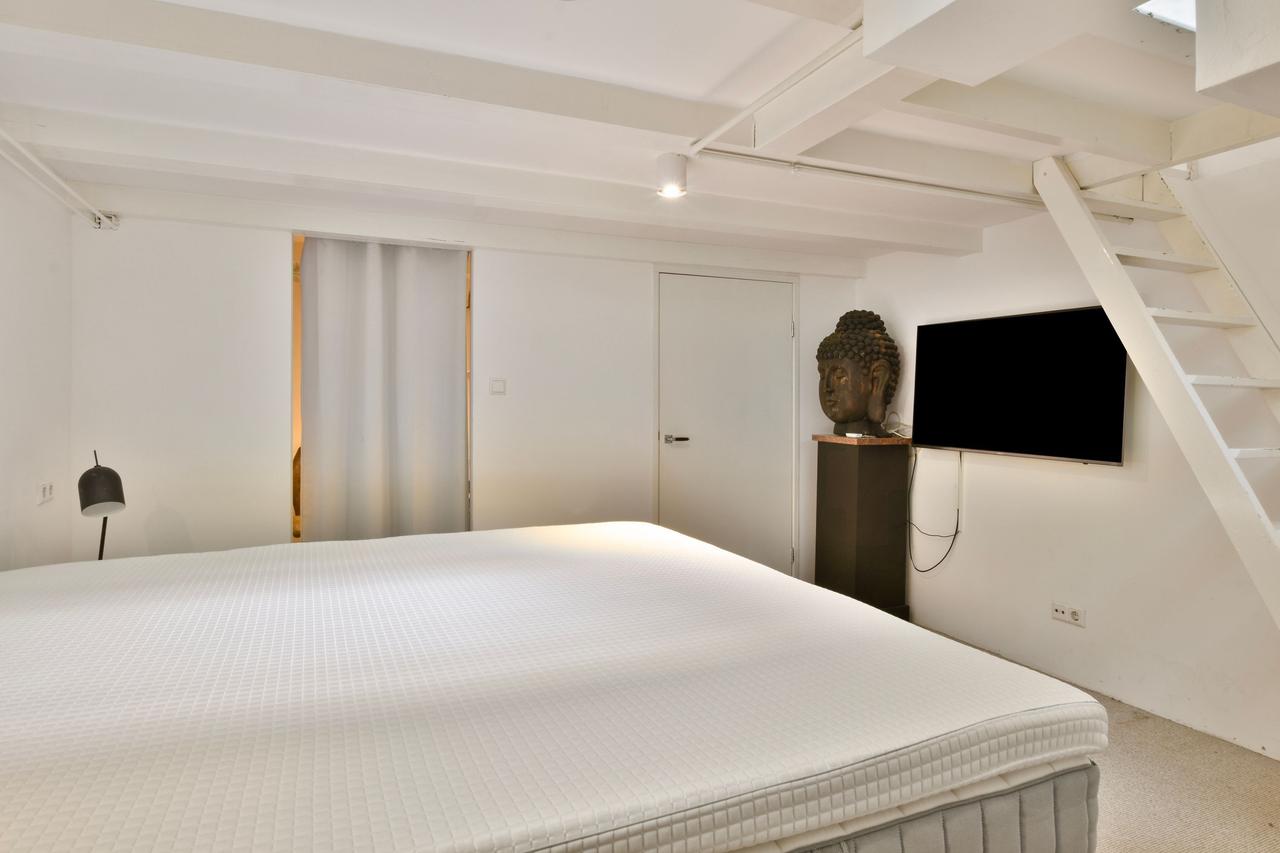 Immediately Available Apartment in Amsterdam - Image 7