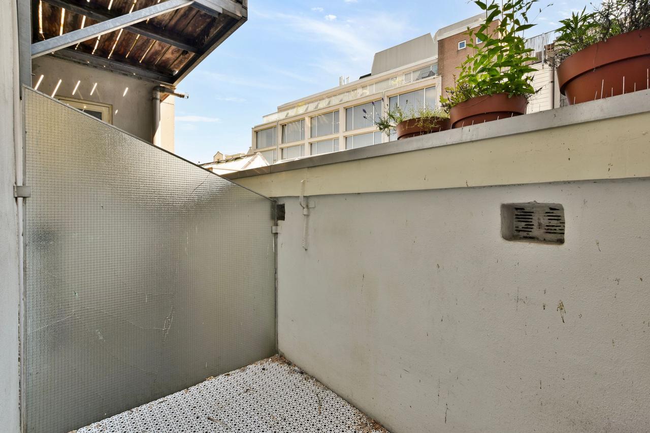 Immediately Available Apartment in Amsterdam - Image 14