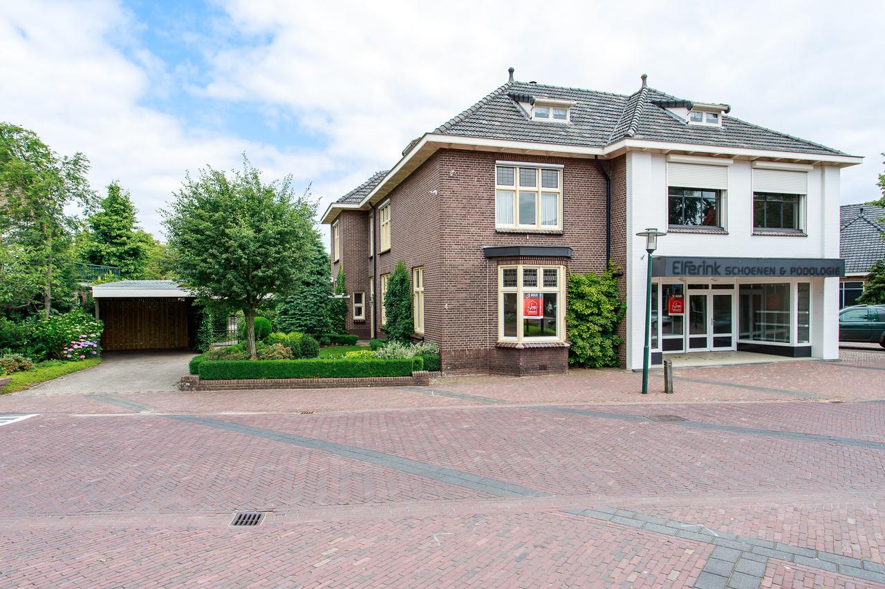 Spacious family home with garden in Geesteren - Image 1