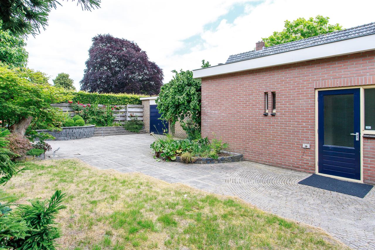 Spacious family home with garden in Geesteren - Image 5