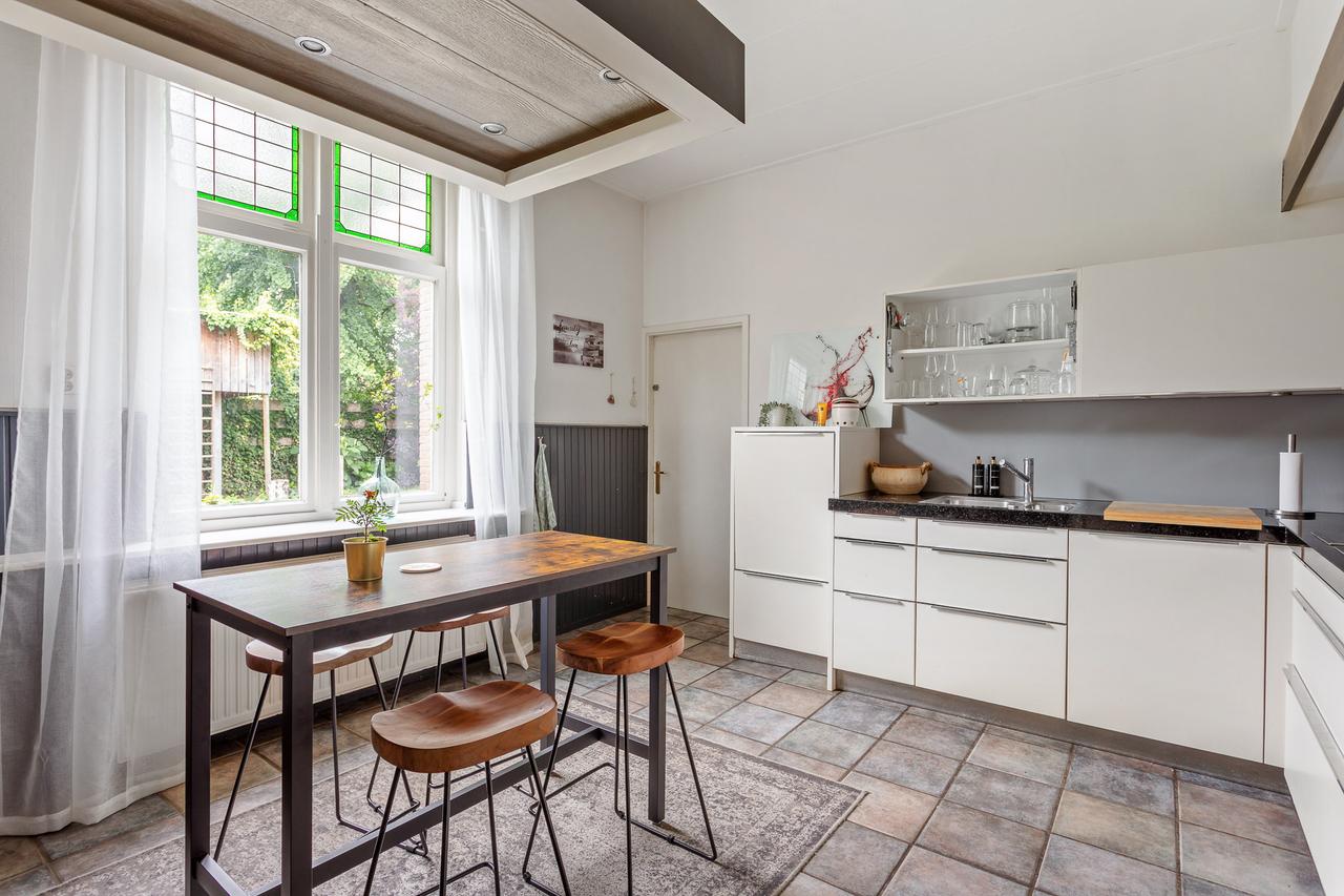Spacious family home with garden in Geesteren - Image 10