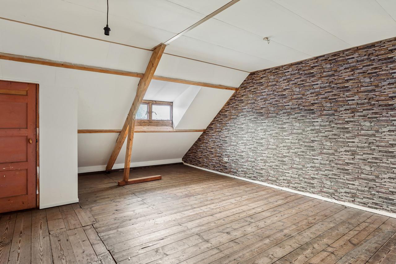 Spacious family home with garden in Geesteren - Image 18