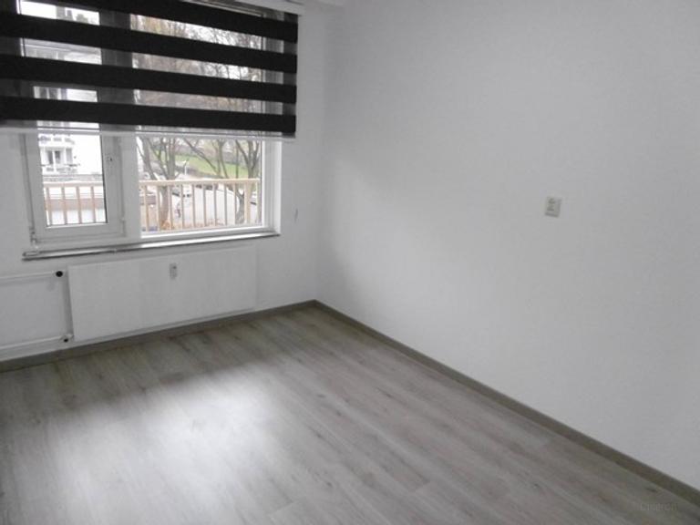4-kamer appartement met balkon in Osdorp - Afbeelding 7
