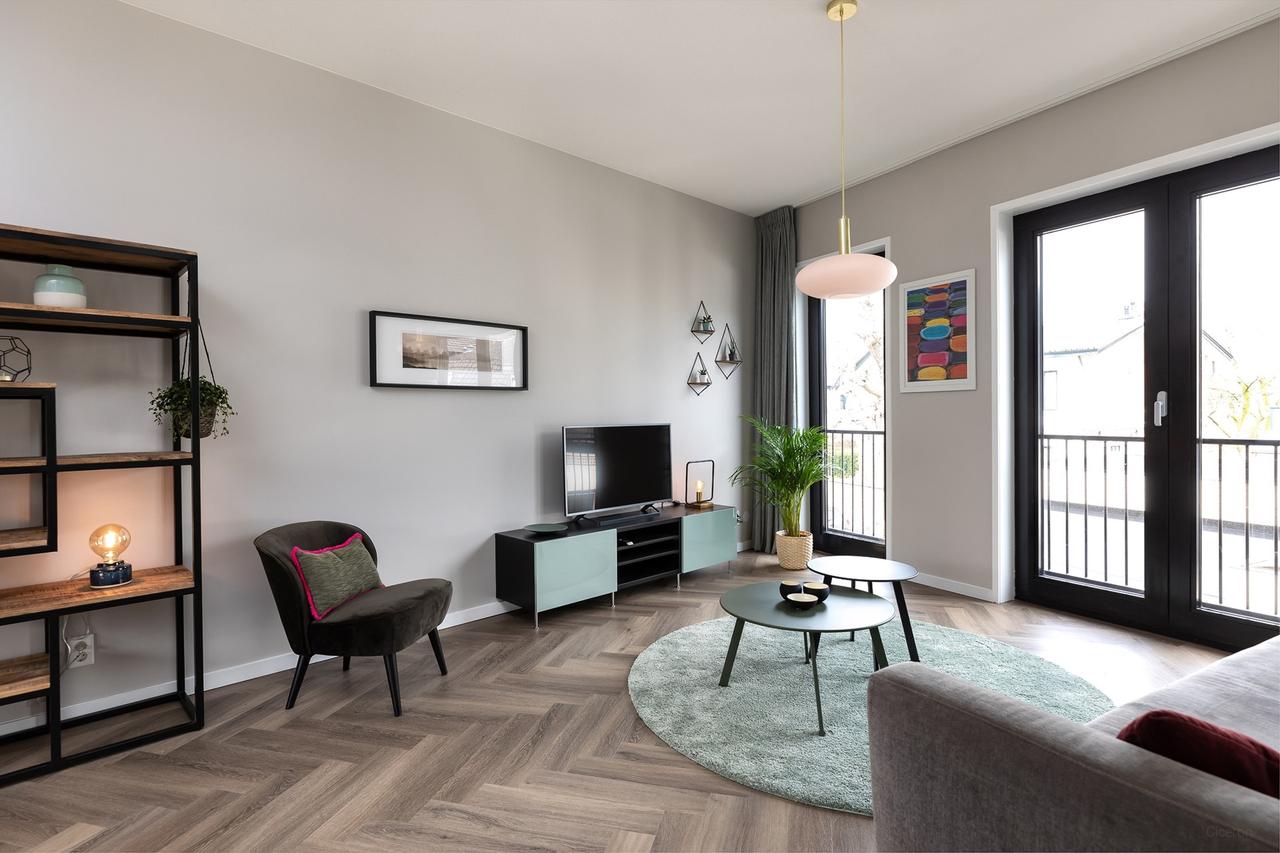 Gemeubileerd 2-kamerappartement met balkon - Afbeelding 2