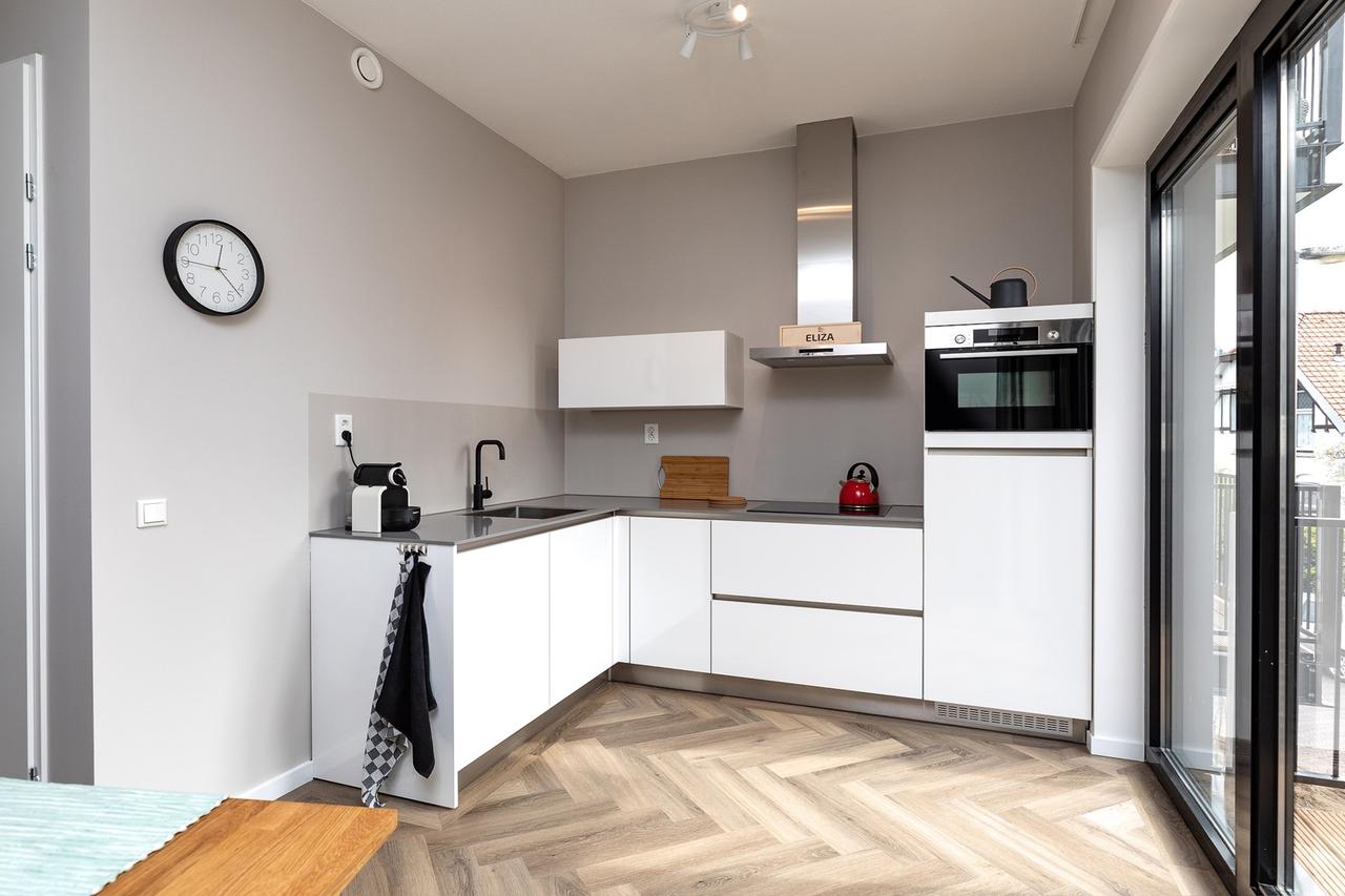 Gemeubileerd 2-kamerappartement met balkon - Afbeelding 10
