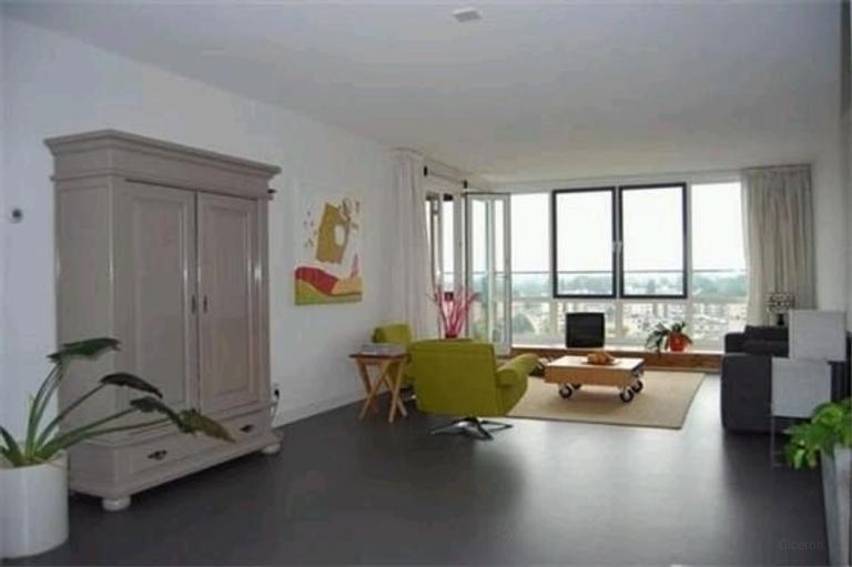 130 m2 appartement met lift - Afbeelding 1