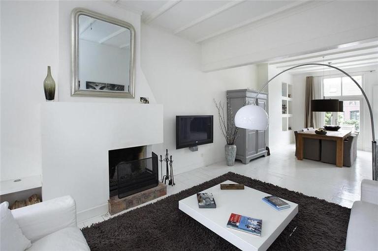 110 m² upper-floor apartment with large roof terrace - Image 4