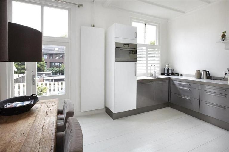 110 m² upper-floor apartment with large roof terrace - Image 8