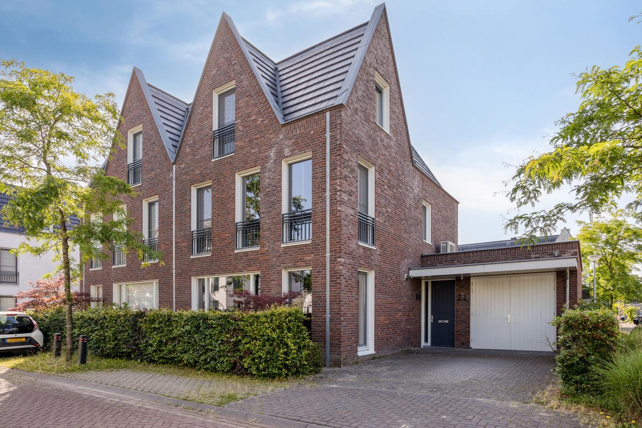 200 m² villa met 5 slaapkamers - Afbeelding 1