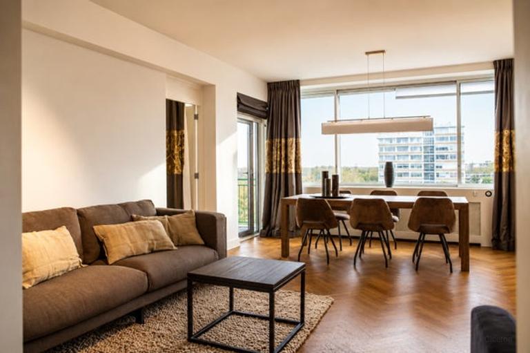 Gemeubileerd appartement met balkon - Afbeelding 2