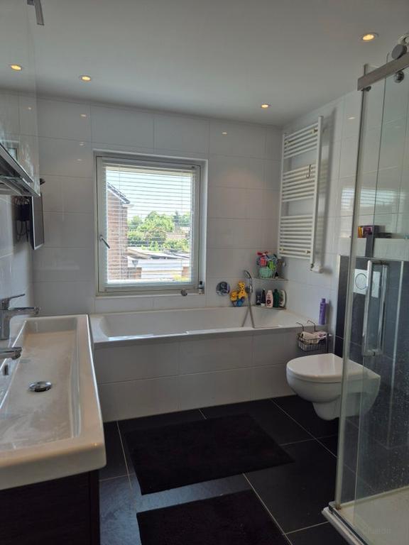Hoekwoning met 5 slaapkamers en tuin - Afbeelding 8