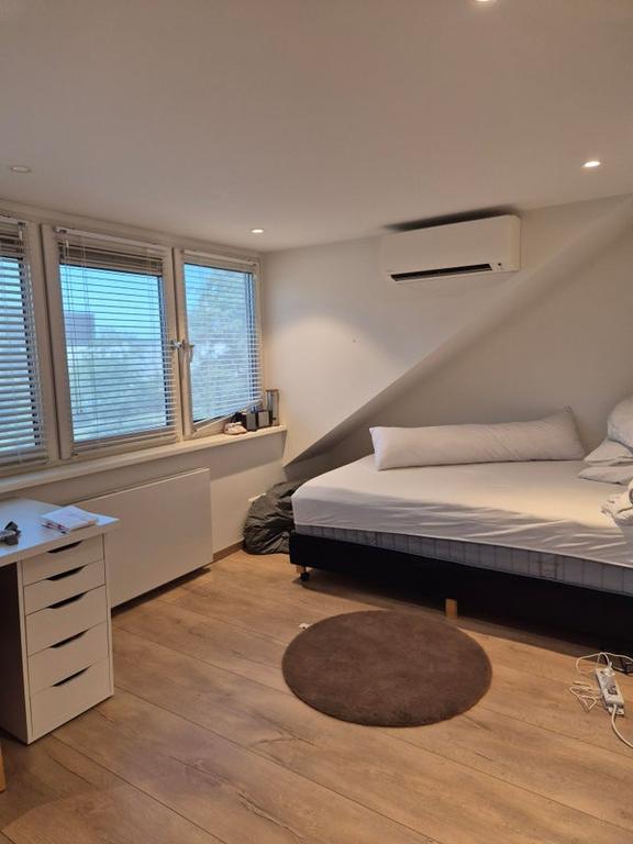 Hoekwoning met 5 slaapkamers en tuin - Afbeelding 9
