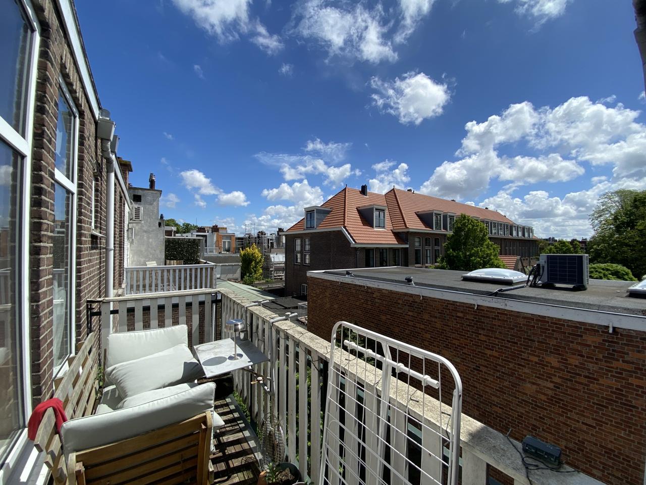 1-bedroom apartment with balcony - Image 2