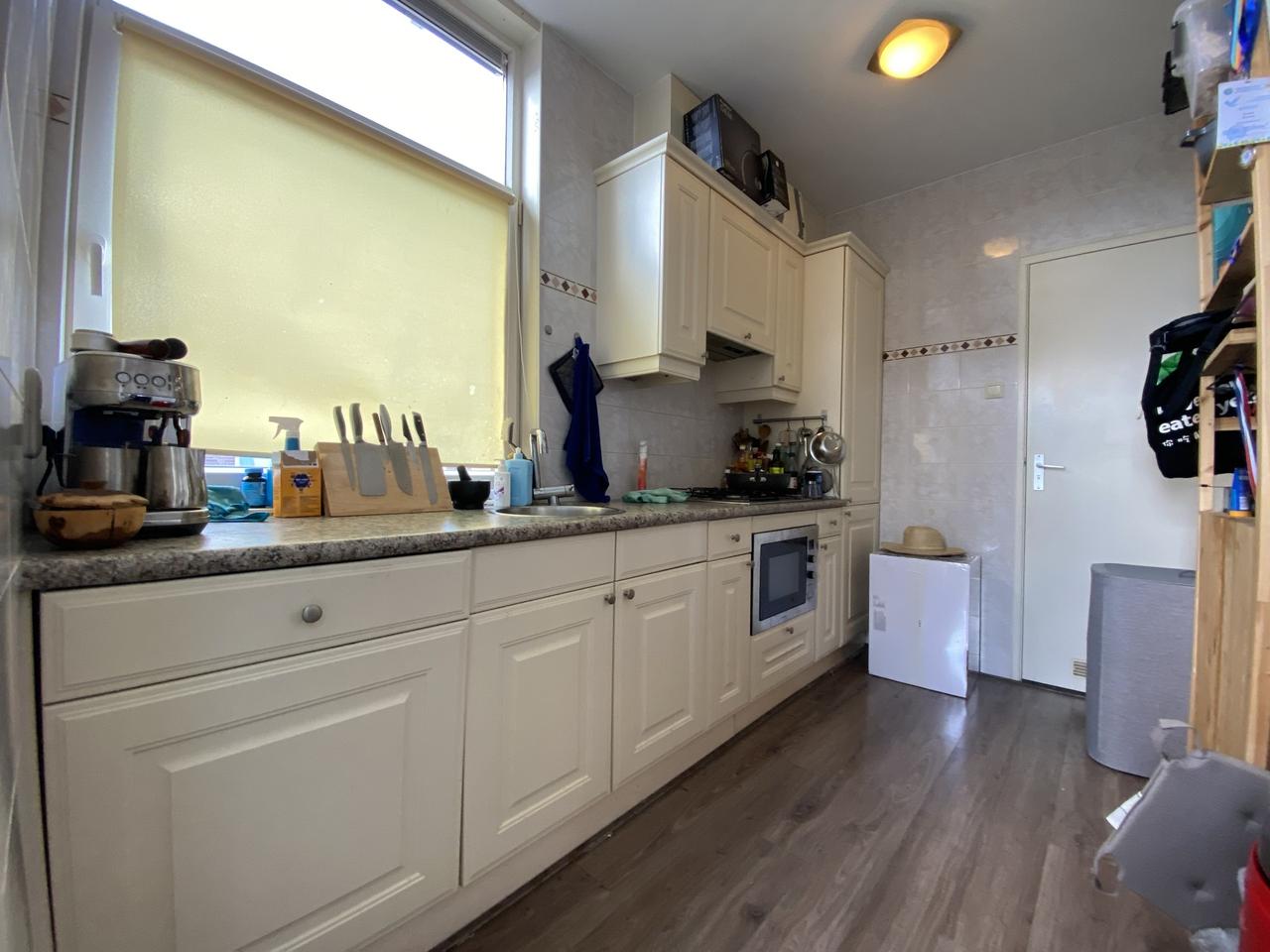 1-bedroom apartment with balcony - Image 5
