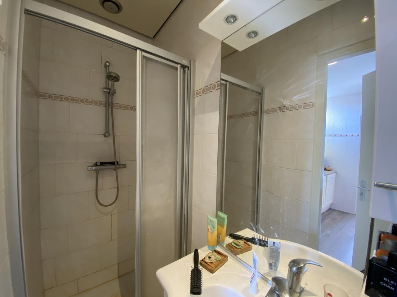 1-bedroom apartment with balcony - Image 6