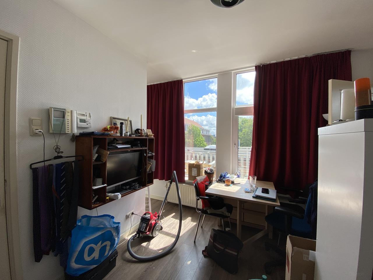 1-bedroom apartment with balcony - Image 8