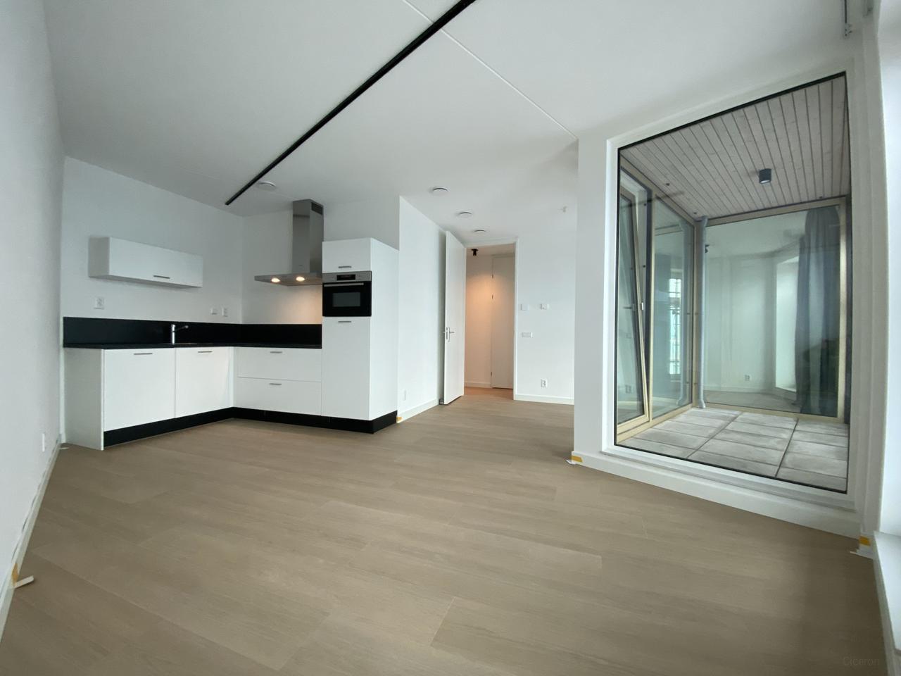 2-kamer appartement met loggia in Hyde Park - Afbeelding 1
