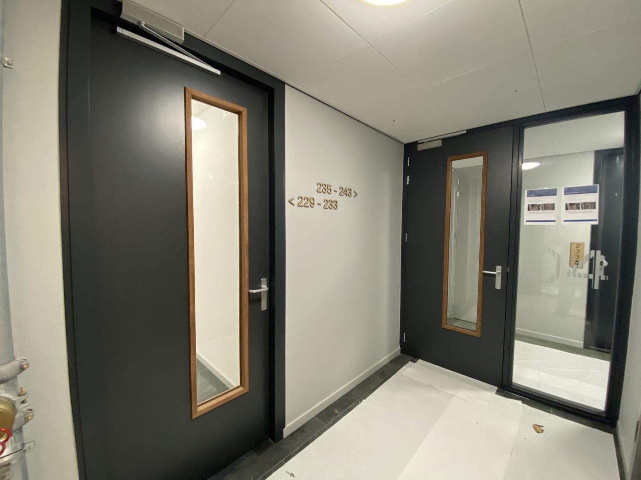 2-kamer appartement met loggia in Hyde Park - Afbeelding 6
