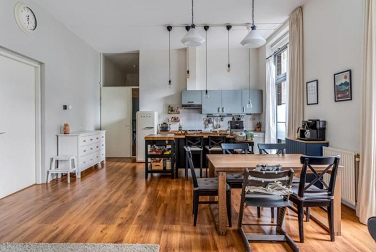 83 m² appartement met parkeerplek in centrum - Afbeelding 2
