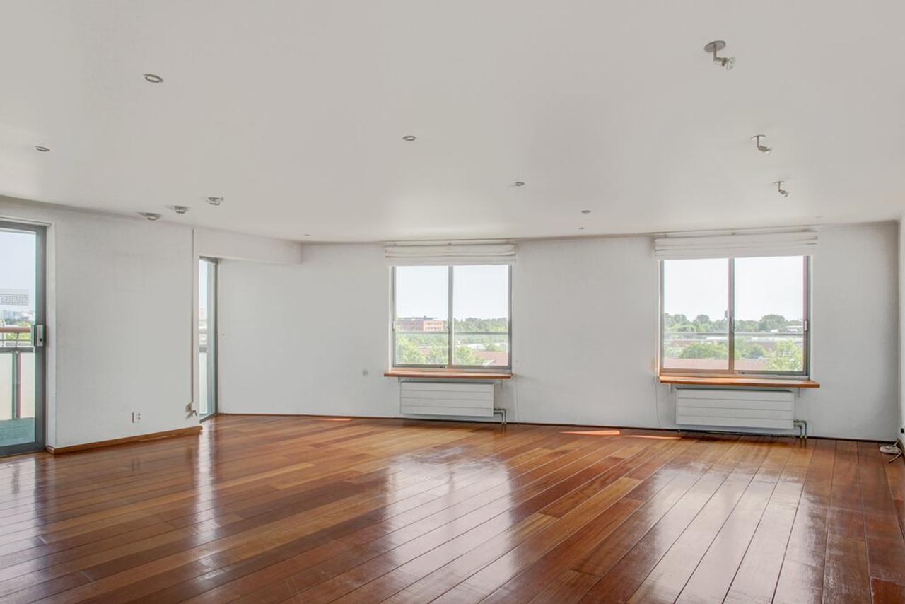 87 m2 apartment with balcony in Nieuw Sloten - Image 8