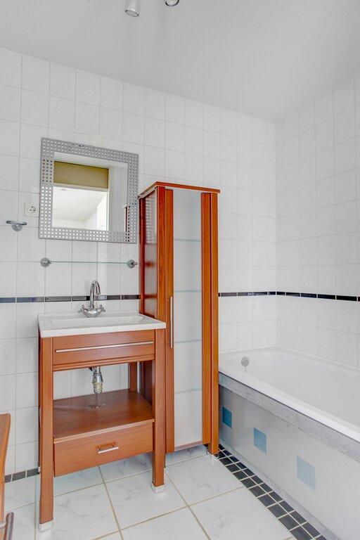 87 m2 apartment with balcony in Nieuw Sloten - Image 9