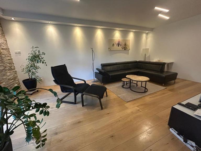 2-slaapkamerappartement met zonnig balkon - Afbeelding 1
