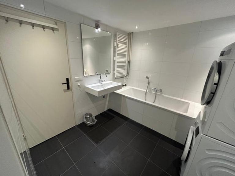 2-slaapkamerappartement met zonnig balkon - Afbeelding 7