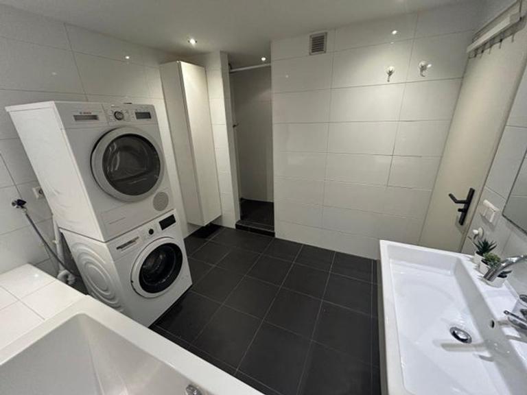 2-slaapkamerappartement met zonnig balkon - Afbeelding 8