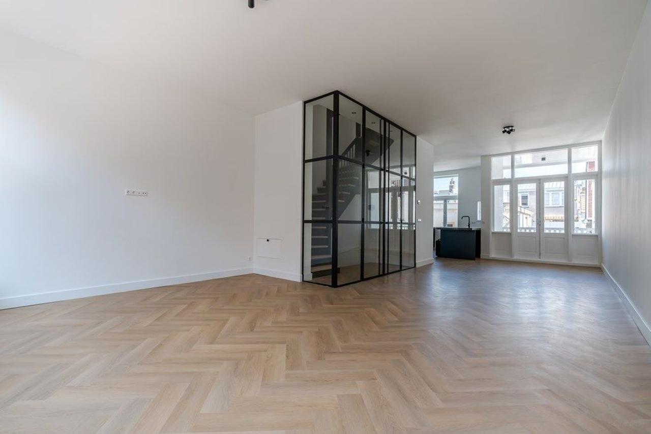4-Bedroom Apartment in City Center - Image 2