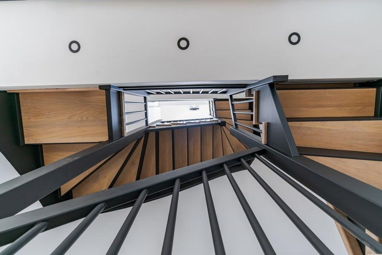 4-Bedroom Apartment in City Center - Image 5