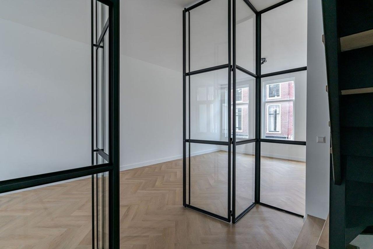4-Bedroom Apartment in City Center - Image 6