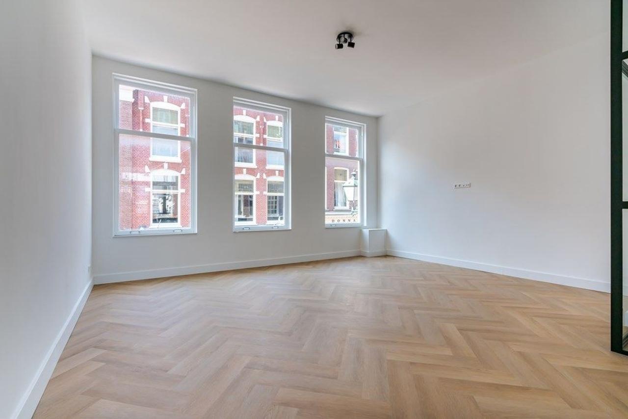 4-Bedroom Apartment in City Center - Image 8