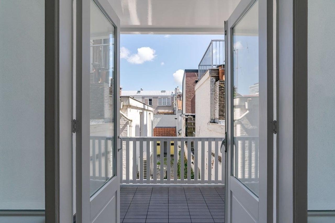 4-Bedroom Apartment in City Center - Image 10