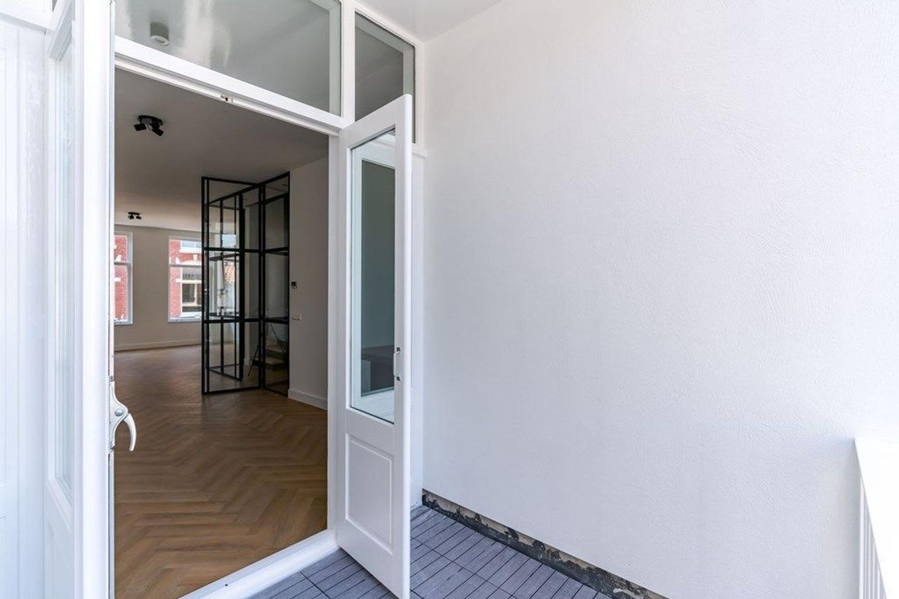 4-Bedroom Apartment in City Center - Image 11