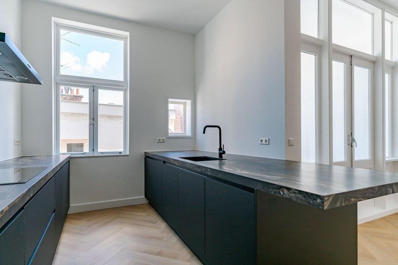 4-Bedroom Apartment in City Center - Image 12