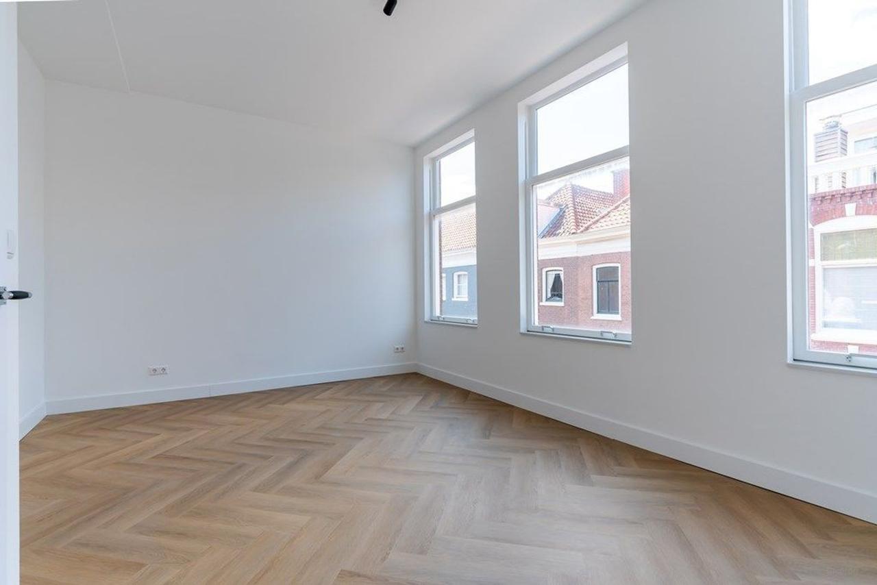 4-Bedroom Apartment in City Center - Image 18