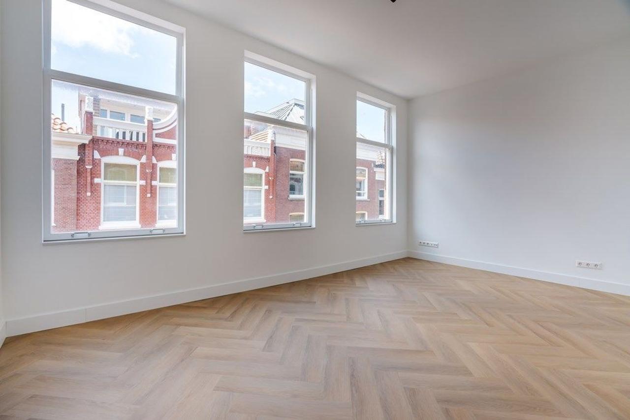 4-Bedroom Apartment in City Center - Image 19