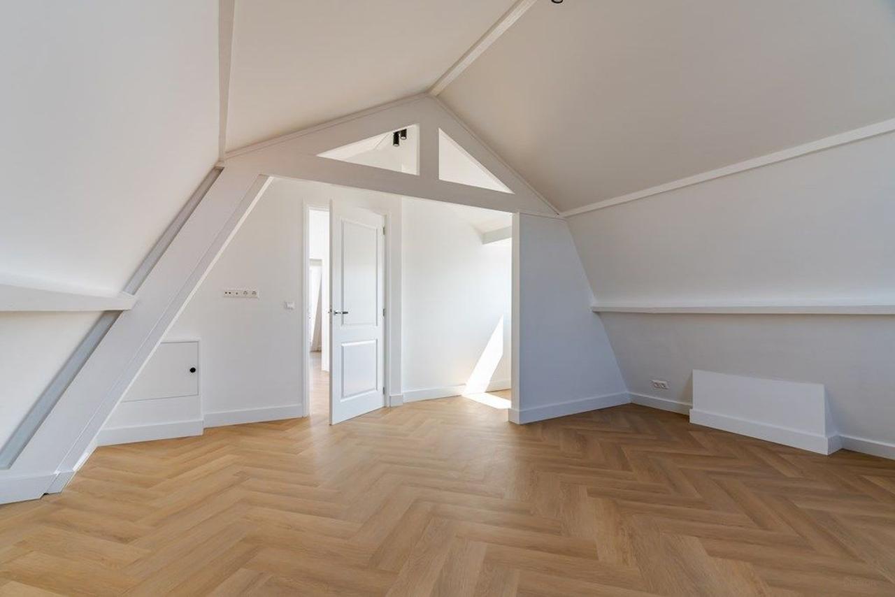 4-Bedroom Apartment in City Center - Image 41