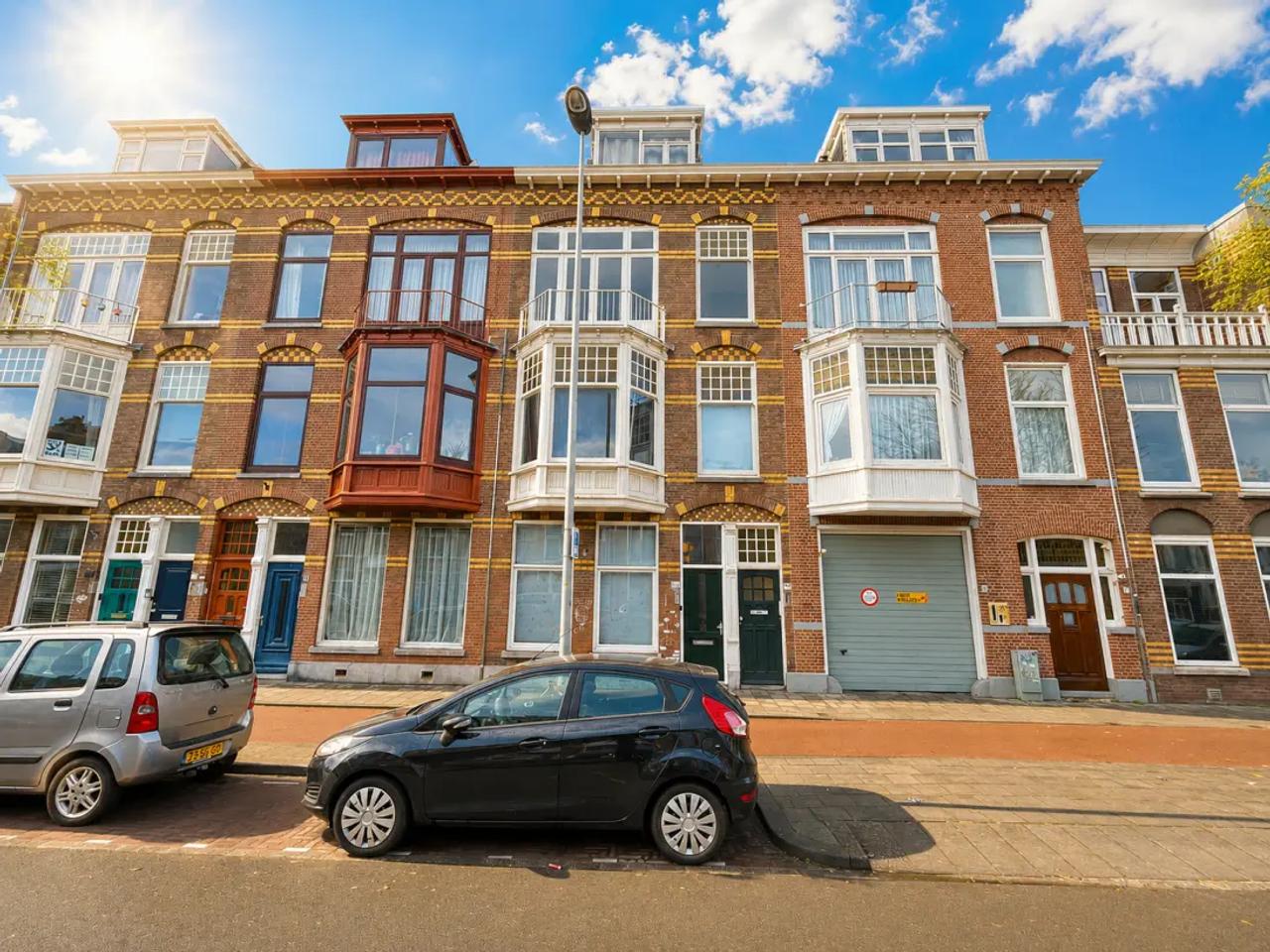 2-kamer appartement met terras in Valkenbos - Afbeelding 2