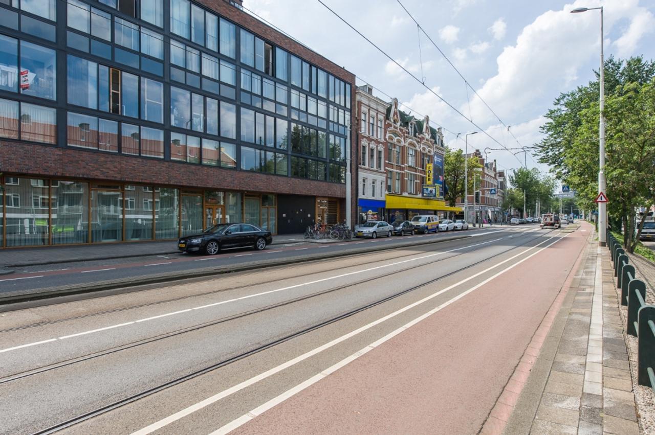 Gemeubileerd 3-kamerappartement met terras - Afbeelding 1
