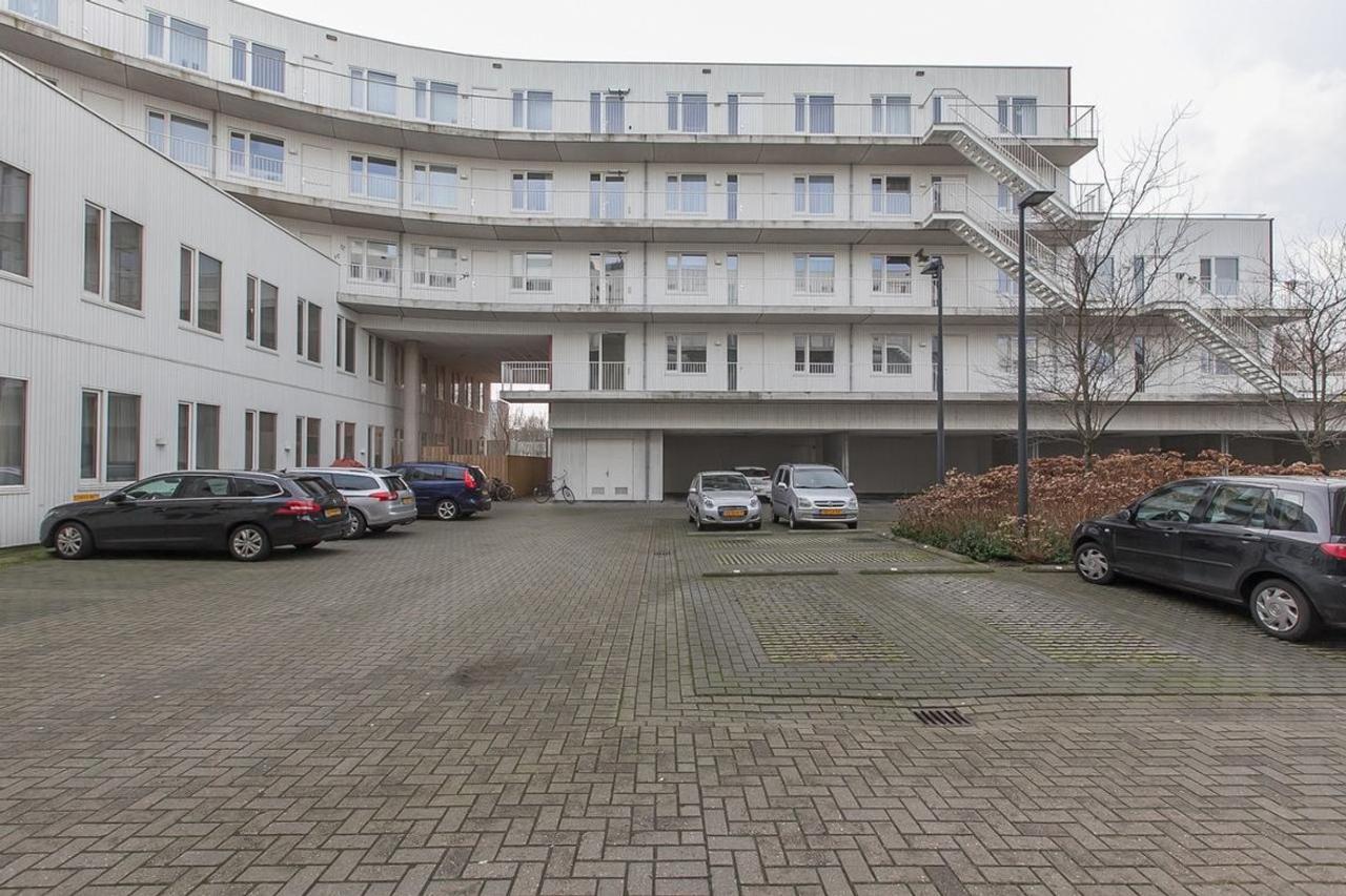 100 m2 gelijkvloers met eigen parkeerplek - Afbeelding 4