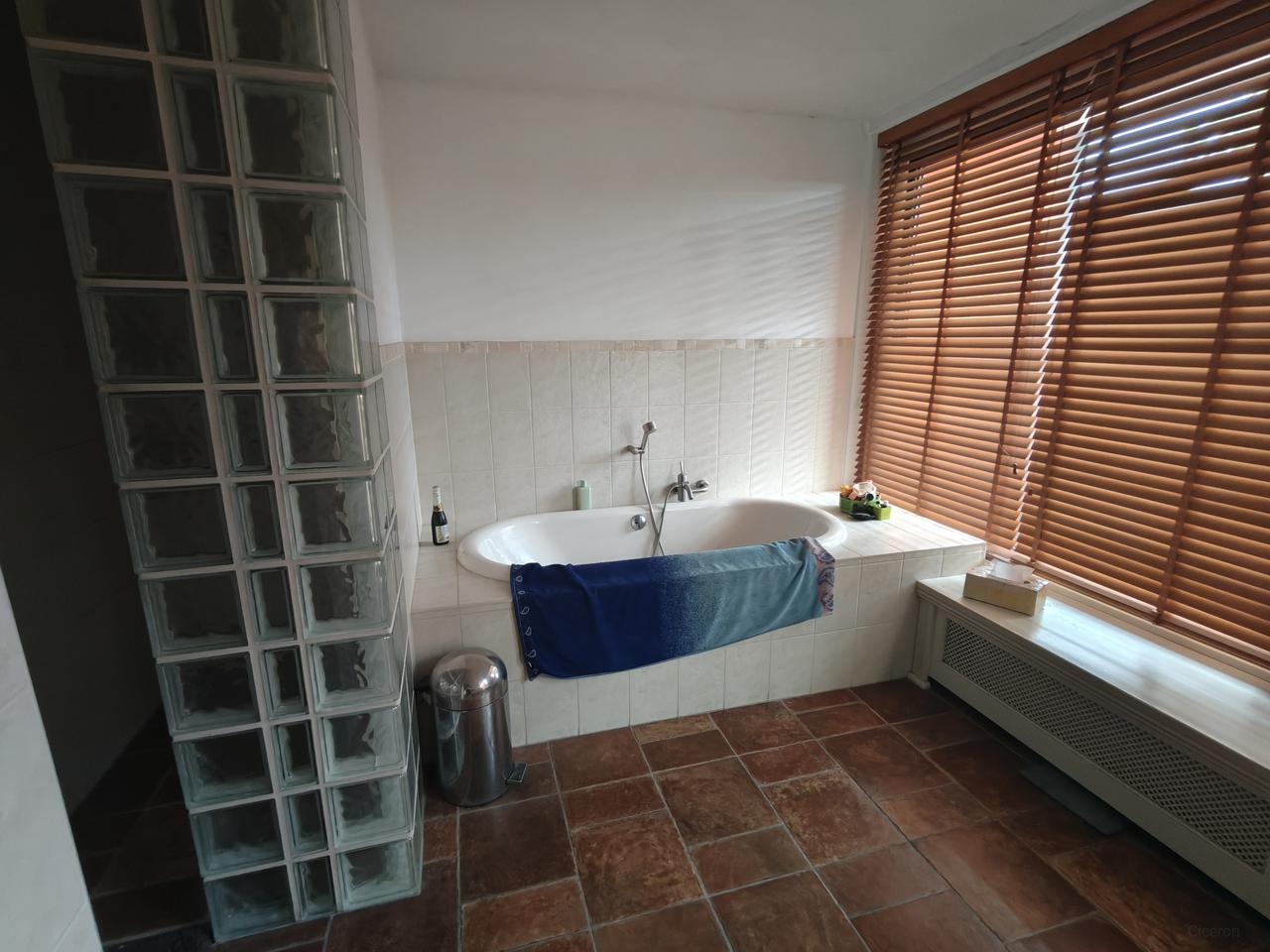 Spacious 308 m² home in Voldijn, ideal for sharing - Image 13