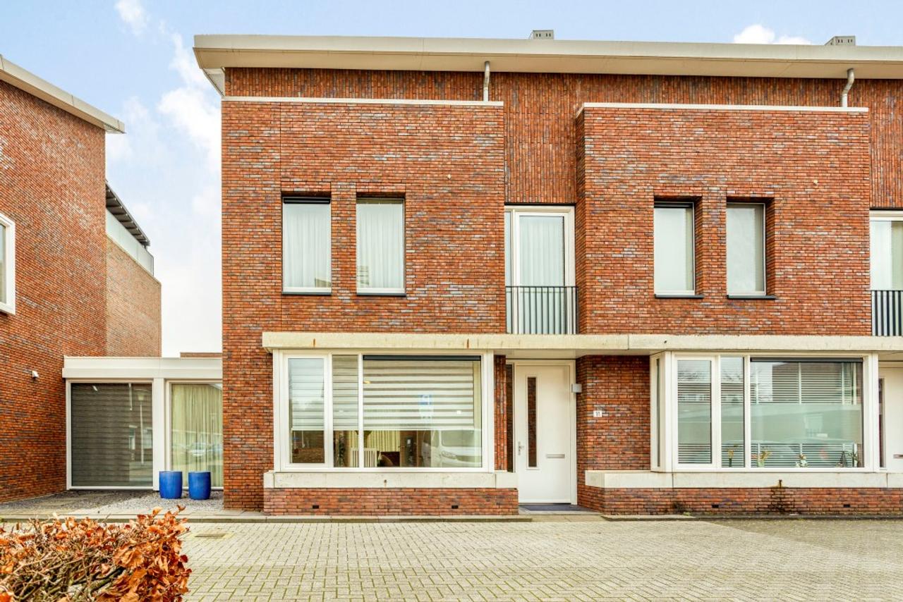 Hoekwoning met dakterras in Lievendaal - Afbeelding 1