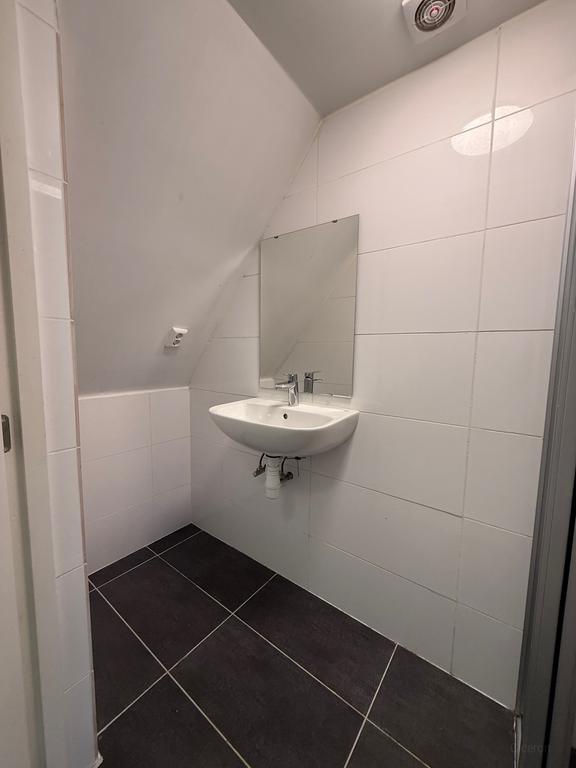 Lichte studio met grote ramen in Zeeheldenbuurt - Afbeelding 6