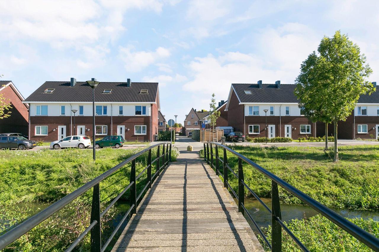 Tussenwoning met tuin in Molenbeek - Afbeelding 2
