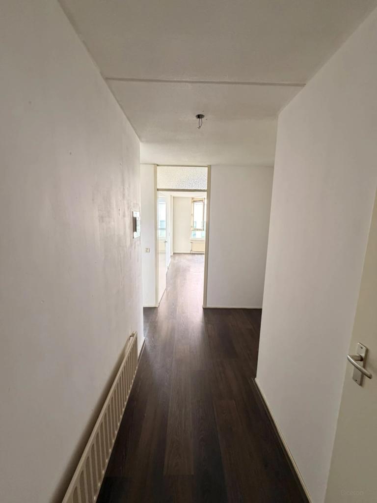 Apartment with parking in the heart of Almelo - Image 3