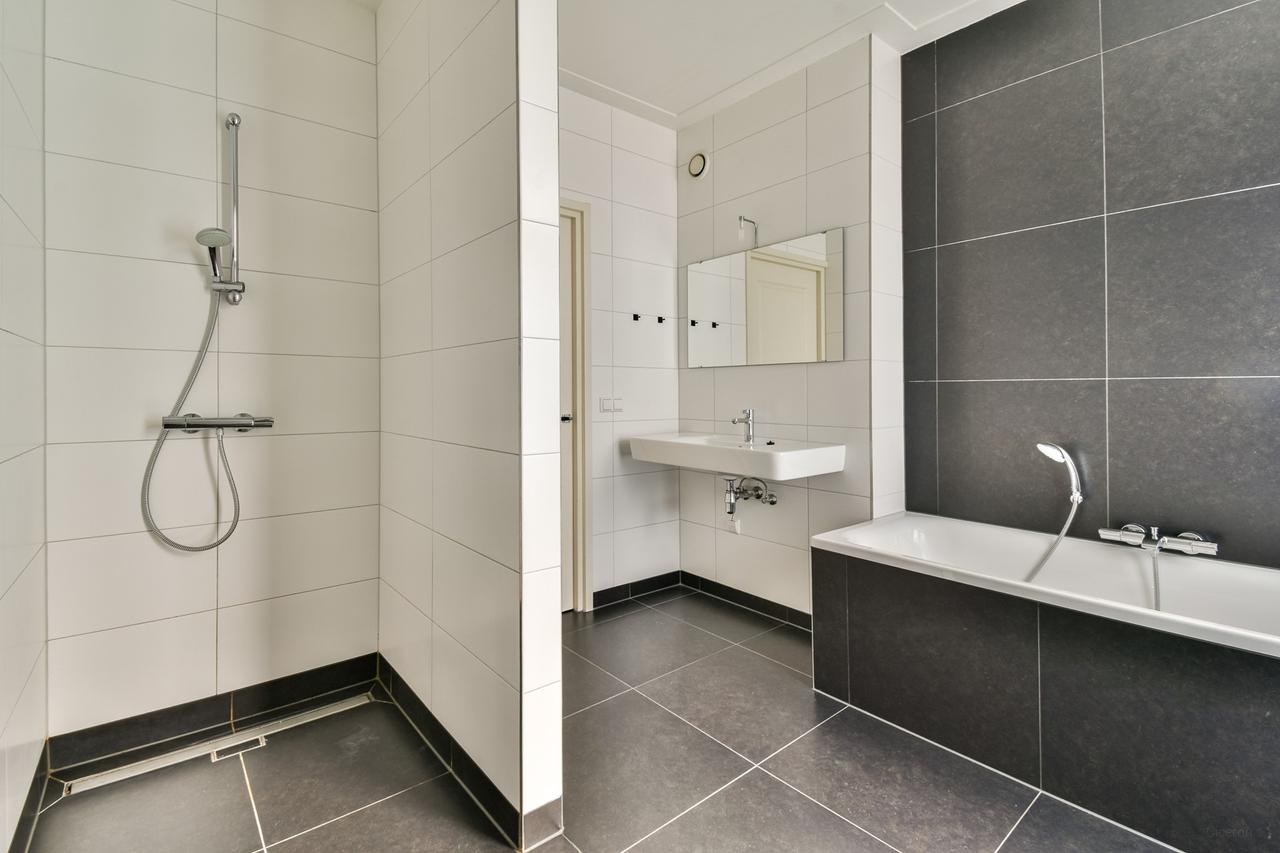 Hoekappartement met 2 balkons in Oud-Zuid - Afbeelding 15